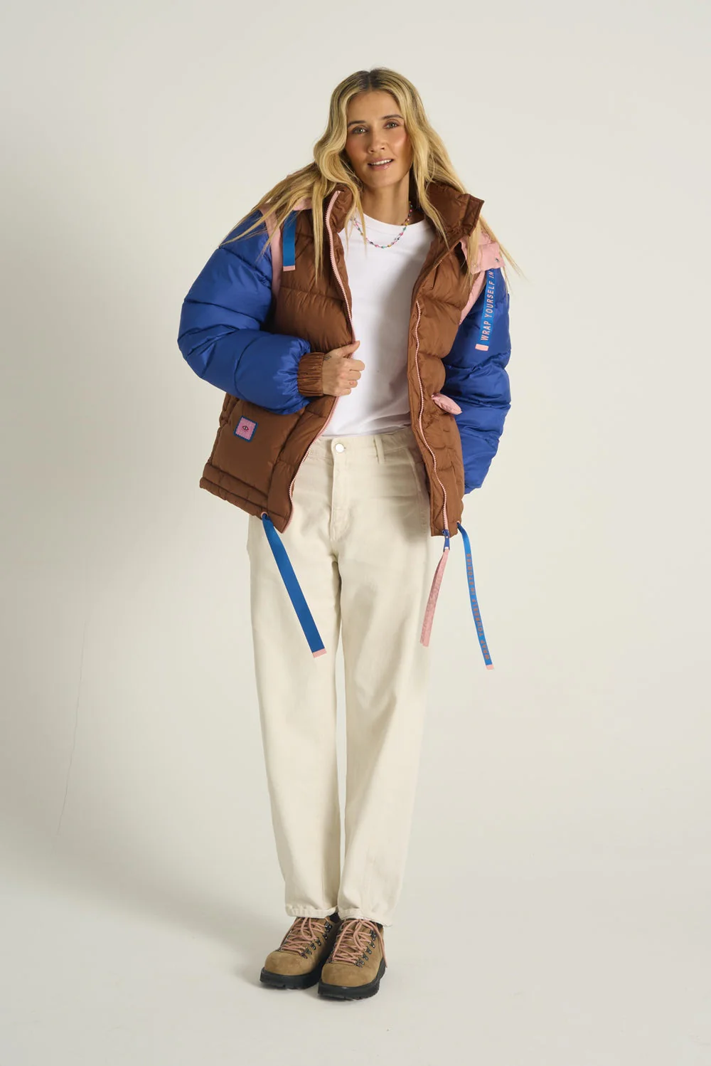 Alpenglow winter jacket with detachable sleeves - Image 18
