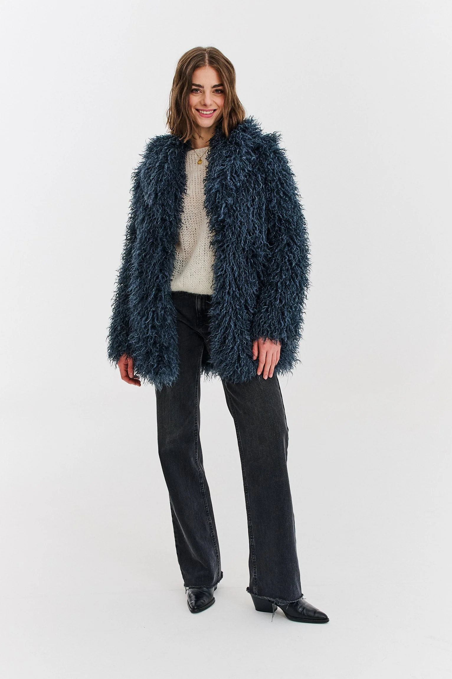 Dark Moon faux fur - Image 14