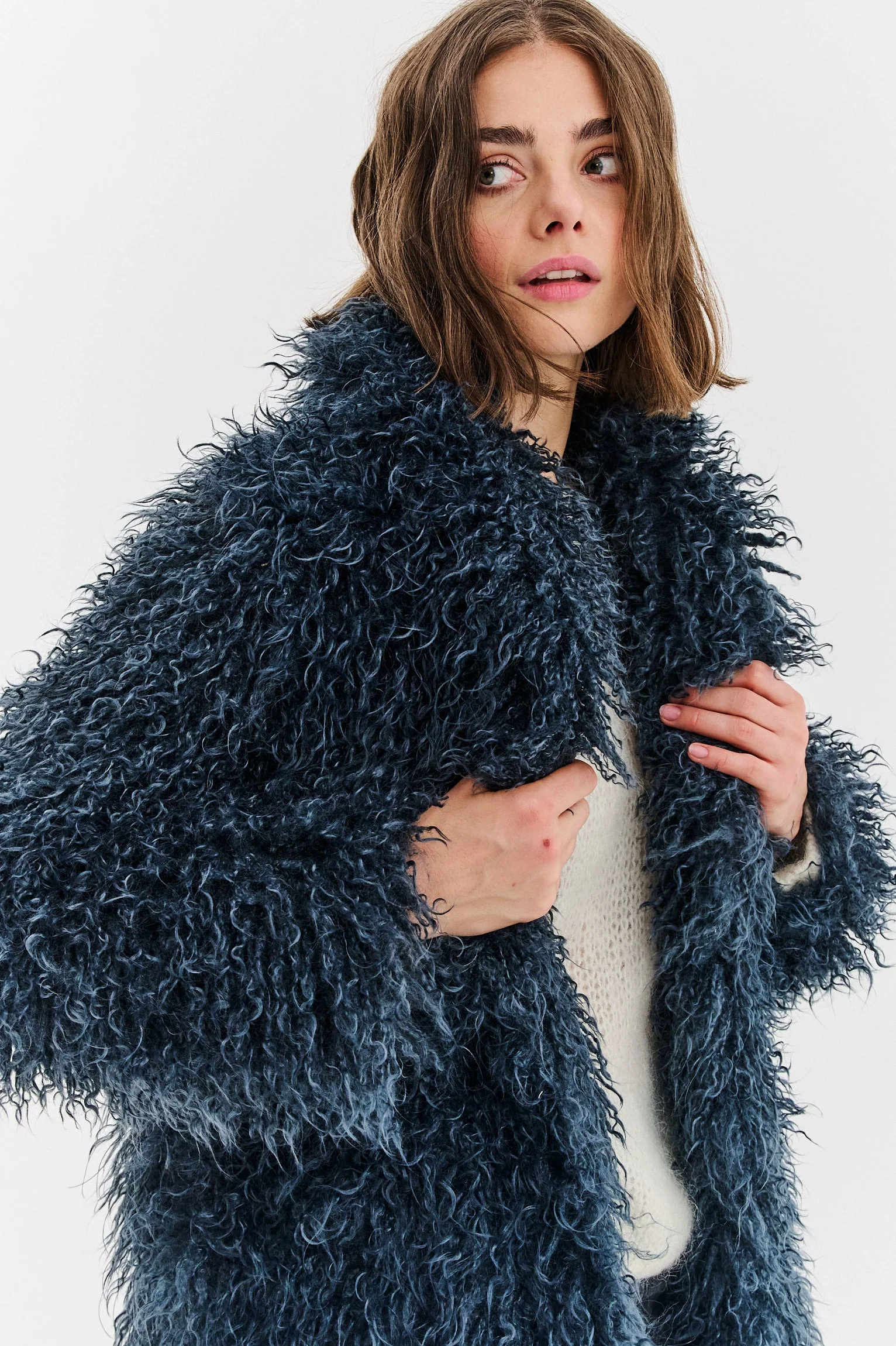 Dark Moon faux fur - Image 6