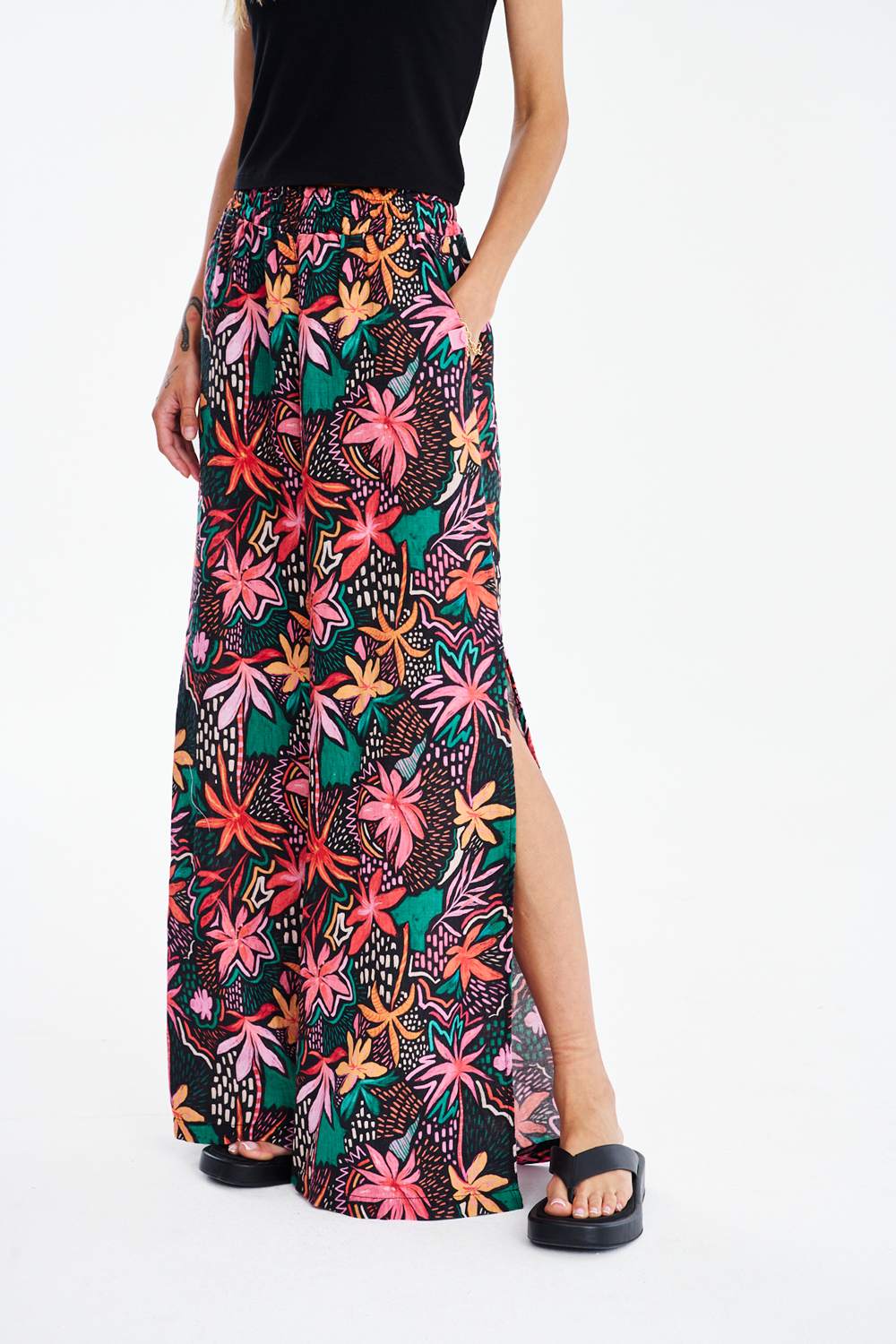 Deep Tropics Wide-Leg Linen Pants - Image 4