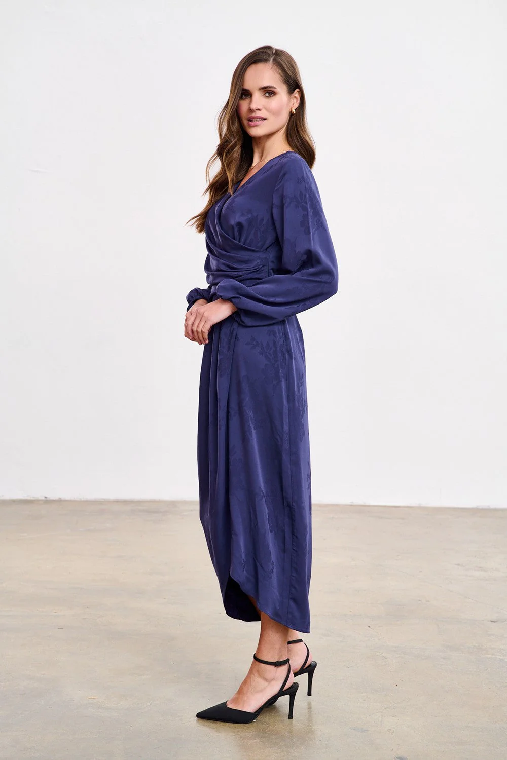 Ethereal Whisper midi dress - Image 20