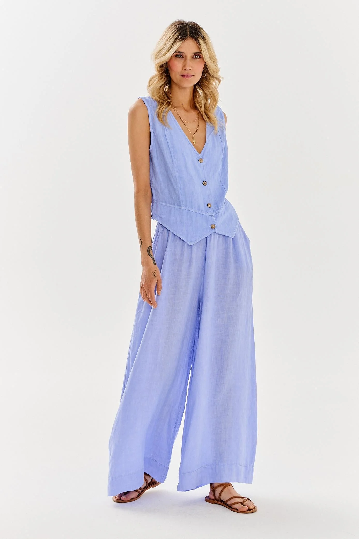 Light Breeze linen vest - Image 11