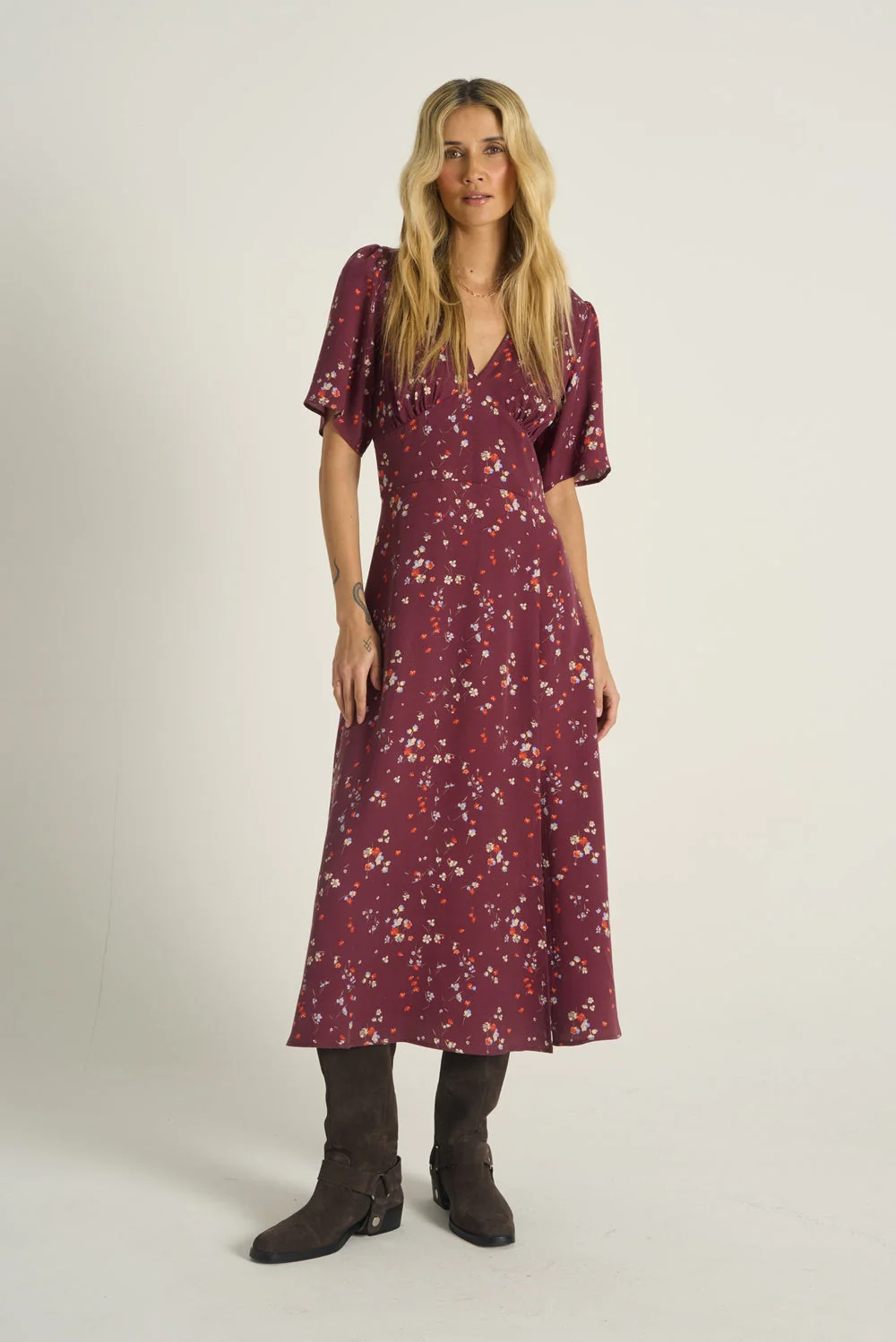 Touch of Romance midi dress - Image 8