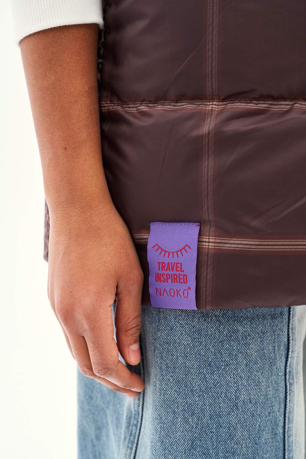 Wild Horizon Reversible Vest - Image 9